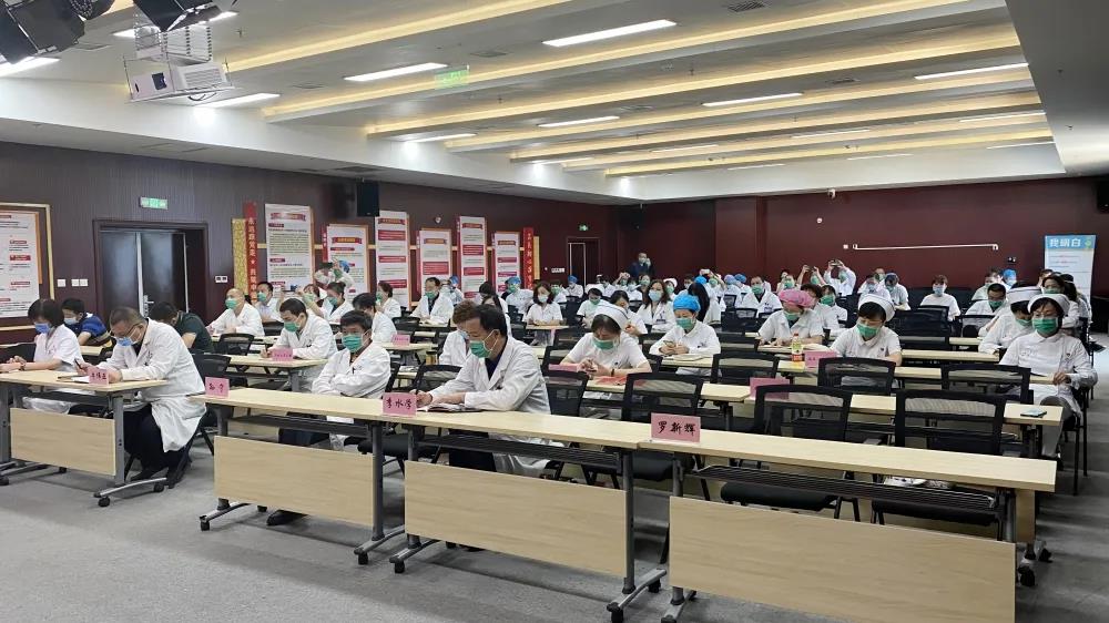 图5:学习现场 图5:学习现场