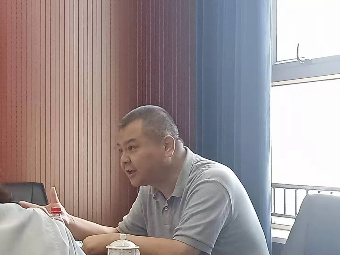 ▲图为党委书记、副院长牛伟亚发言