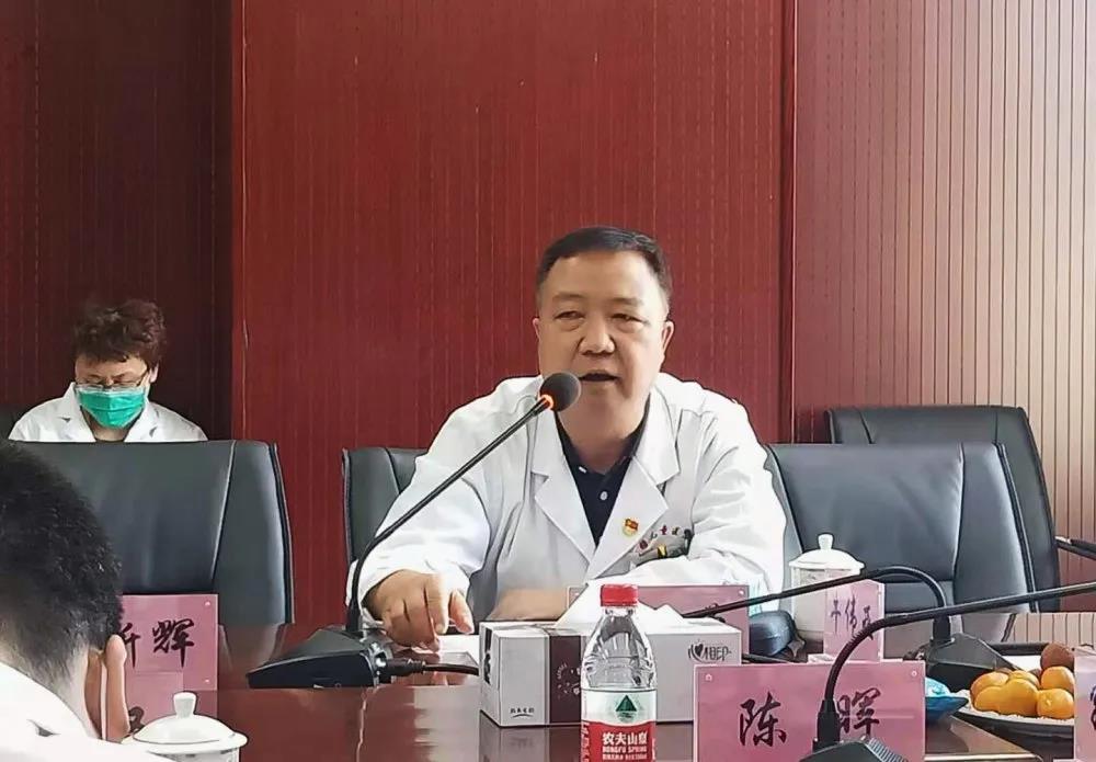 图1-4北京支援专家座谈会现场 图1-4北京支援专家座谈会现场